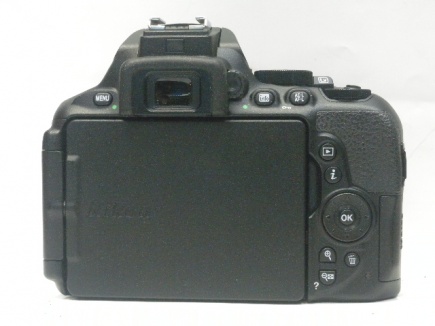 D5600